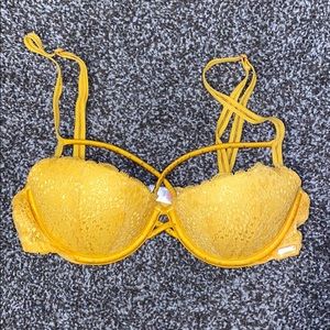 Pink Victoria’s Secret push up bra